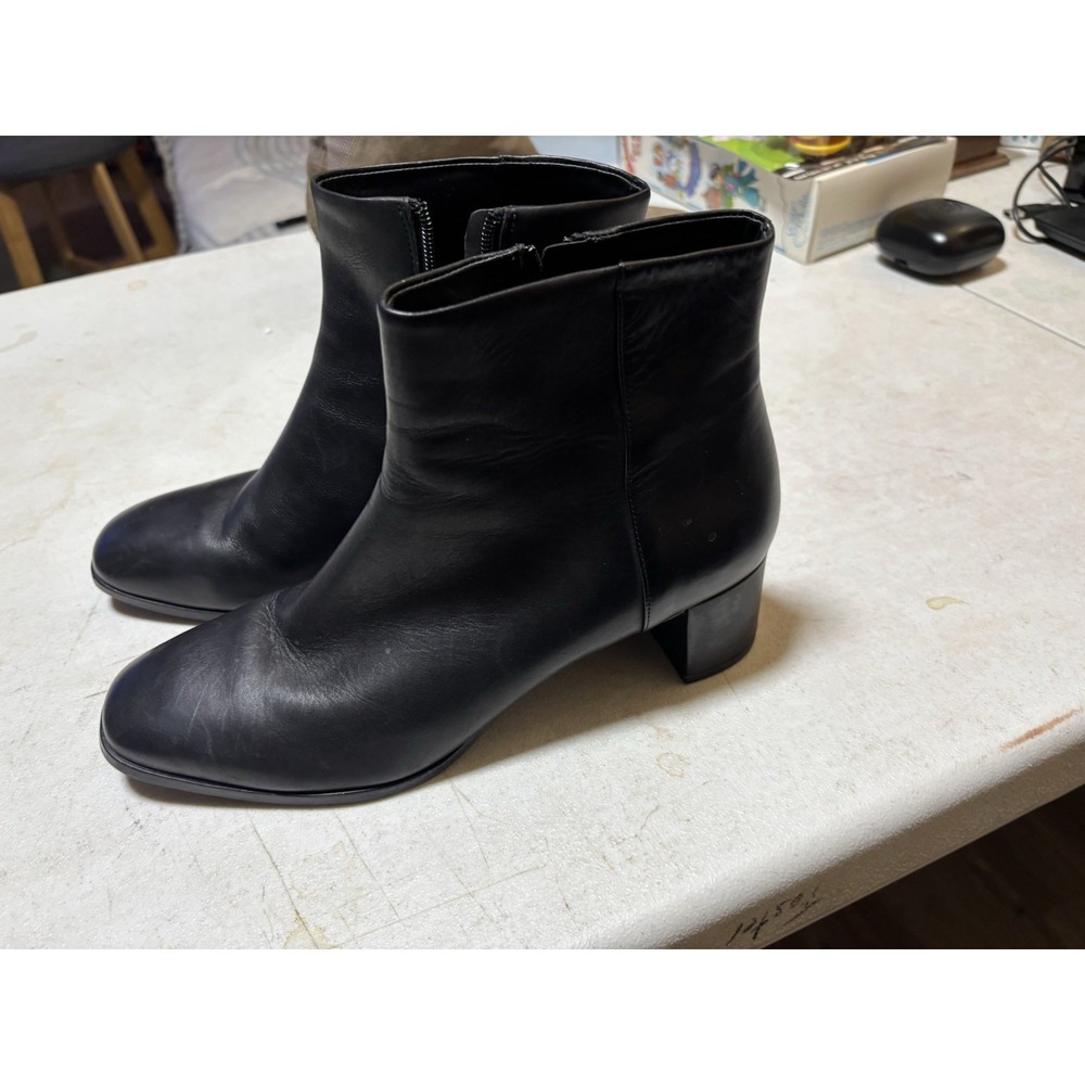 Women's Size 10‎ Black Via Spiga Black Zip Up Boot With Block Heel